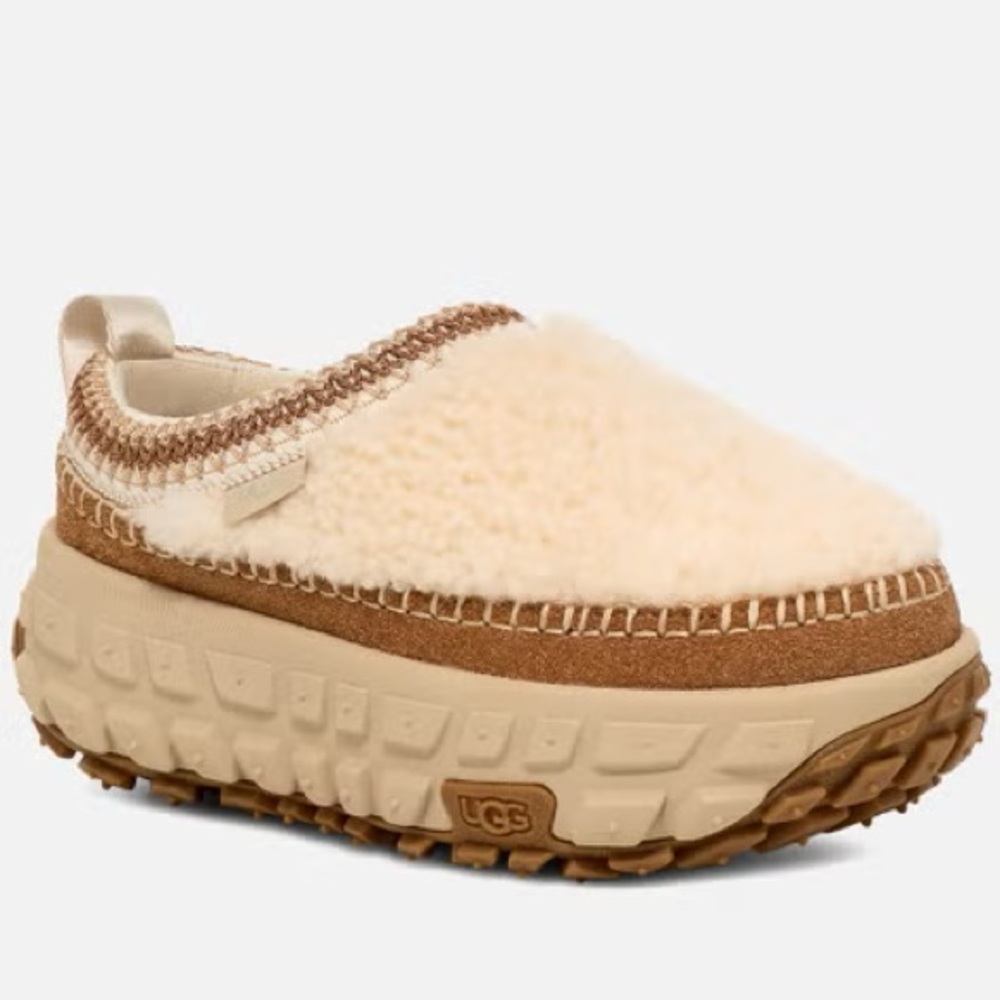 New UGG Women's Venture Daze Cozy Sheepskin Shoes size 5-6